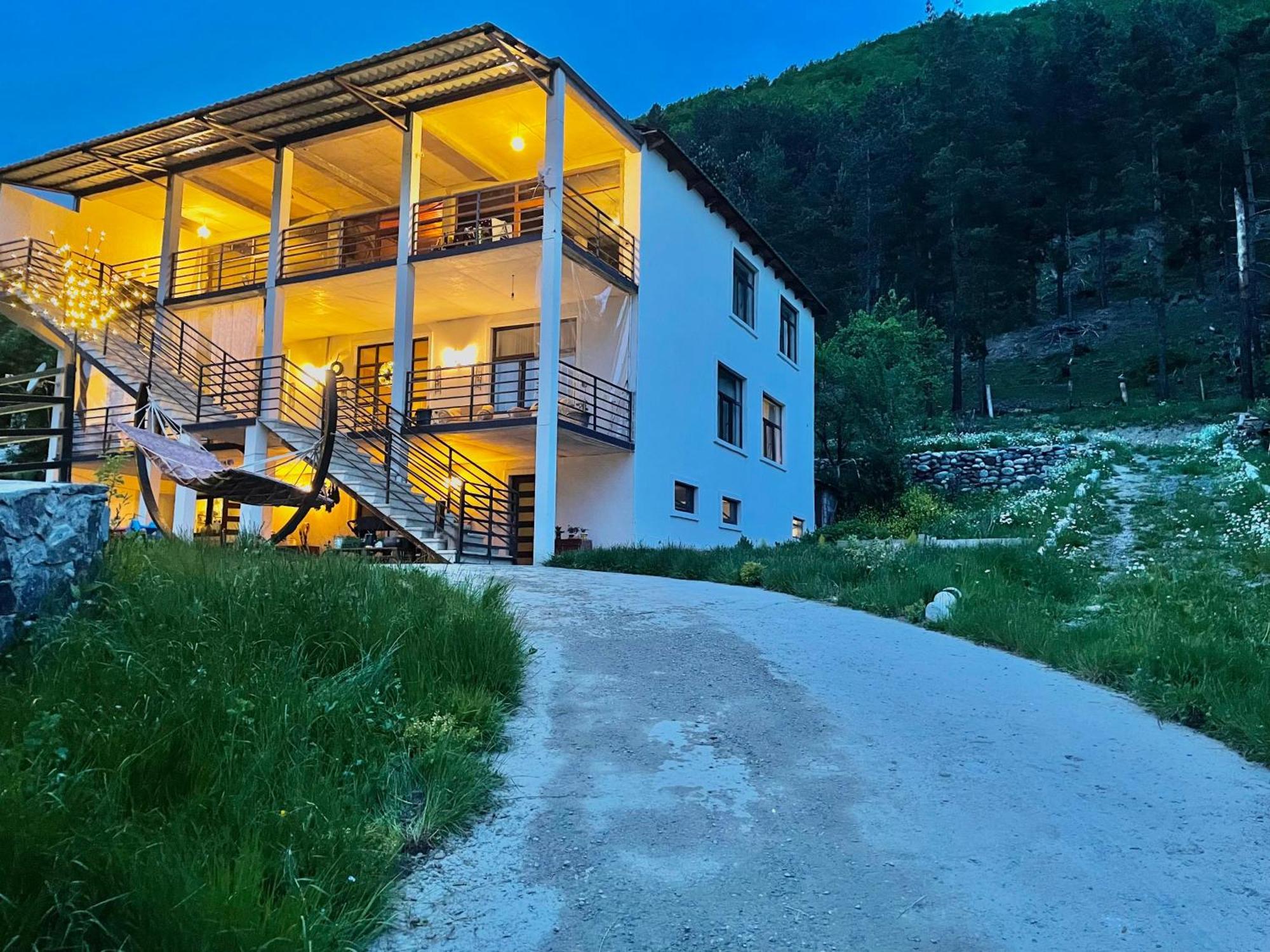 Guesthouse Shampriani Mestia Eksteriør bilde